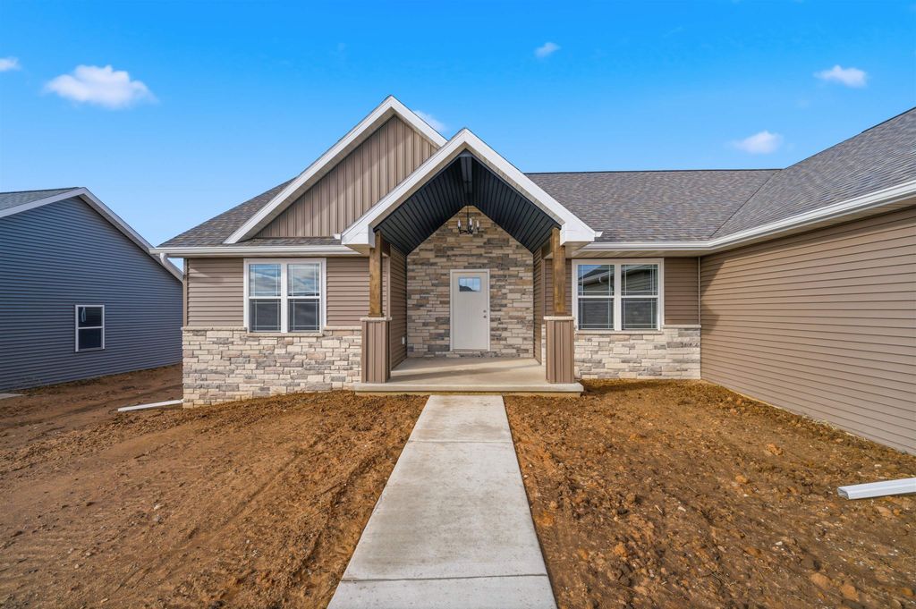 Photo of 5735 N ACADIA Drive, APPLETON, WI 54913 (MLS # 50319850)