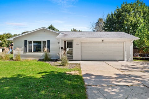 Photo of 1306 HILLCREST Avenue, KEWAUNEE, WI 54216 (MLS # 50332620)