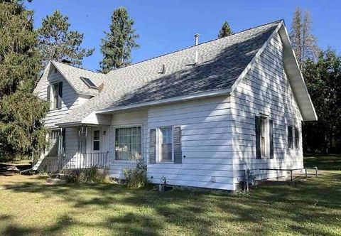 Photo of 722 NORTH Avenue, WAUSAUKEE, WI 54177 (MLS # 50323396)