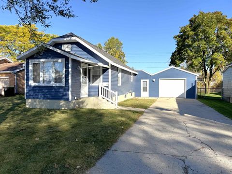Photo of 2312 17TH Avenue, MENOMINEE, MI 49858 (MLS # 50317274)
