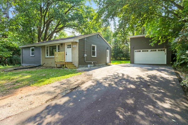 2680 NICOLET DR, GREEN BAY, WI 54311 - Image 9fb9a4acd11e8dc64e1eda70d0d746d4/4228533802