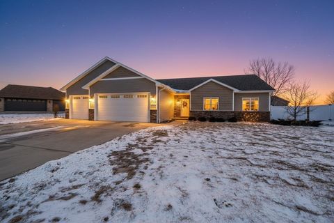 2125 FOX POINT Circle DE PERE WI 54115