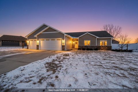 Photo of 2125 FOX POINT Circle, DE PERE, WI 54115 (MLS # 50321613)