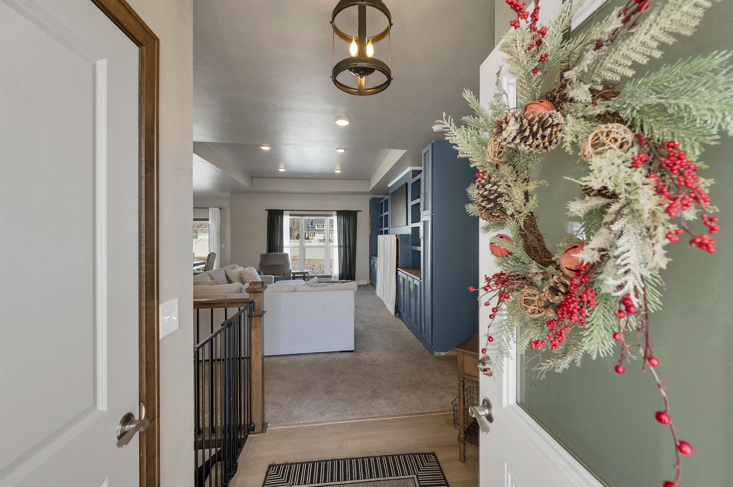 2125 FOX POINT Circle