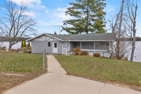 Photo of N2646 RUSTIC Circle, CLINTONVILLE, WI 54929 (MLS # 50321816)