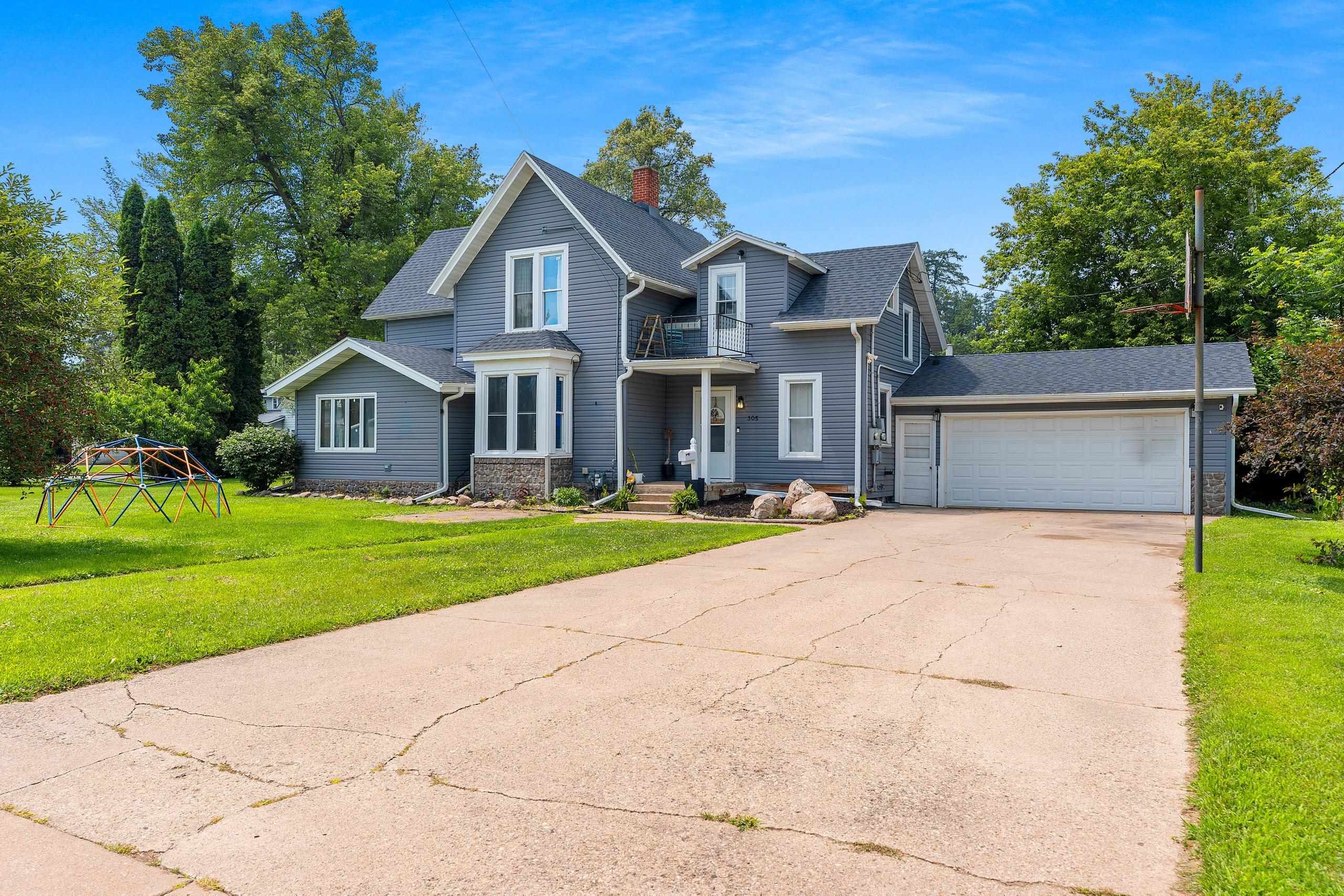 Shawano, Wisconsin 54166, United States, 4 Bedrooms Bedrooms, ,2 BathroomsBathrooms,Residential,Active,171597