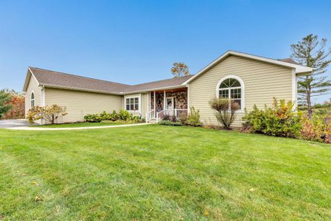Photo of 4006 ELKINS Road, AMHERST, WI 54406 (MLS # 50317297)