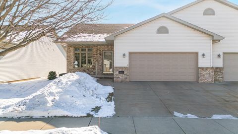 Photo of 1821 E SYLVAN Avenue, APPLETON, WI 54915 (MLS # 50321116)
