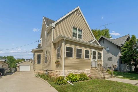 Photo of 913 WISCONSIN Avenue, NORTH FOND DU LAC, WI 54937 (MLS # 50330609)