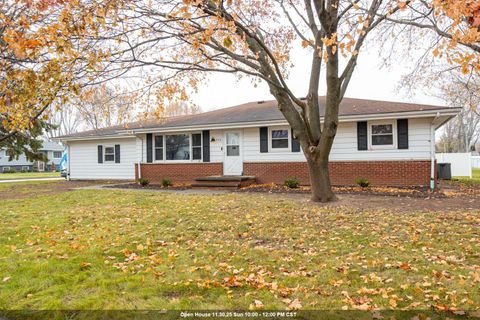 Photo of 2915 S GLADYS Avenue, APPLETON, WI 54915 (MLS # 50318681)