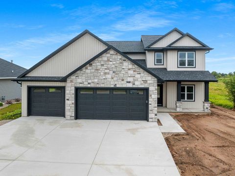 Photo of 3728 RUSTIC LEDGE Way, DE PERE, WI 54115 (MLS # 50312277)