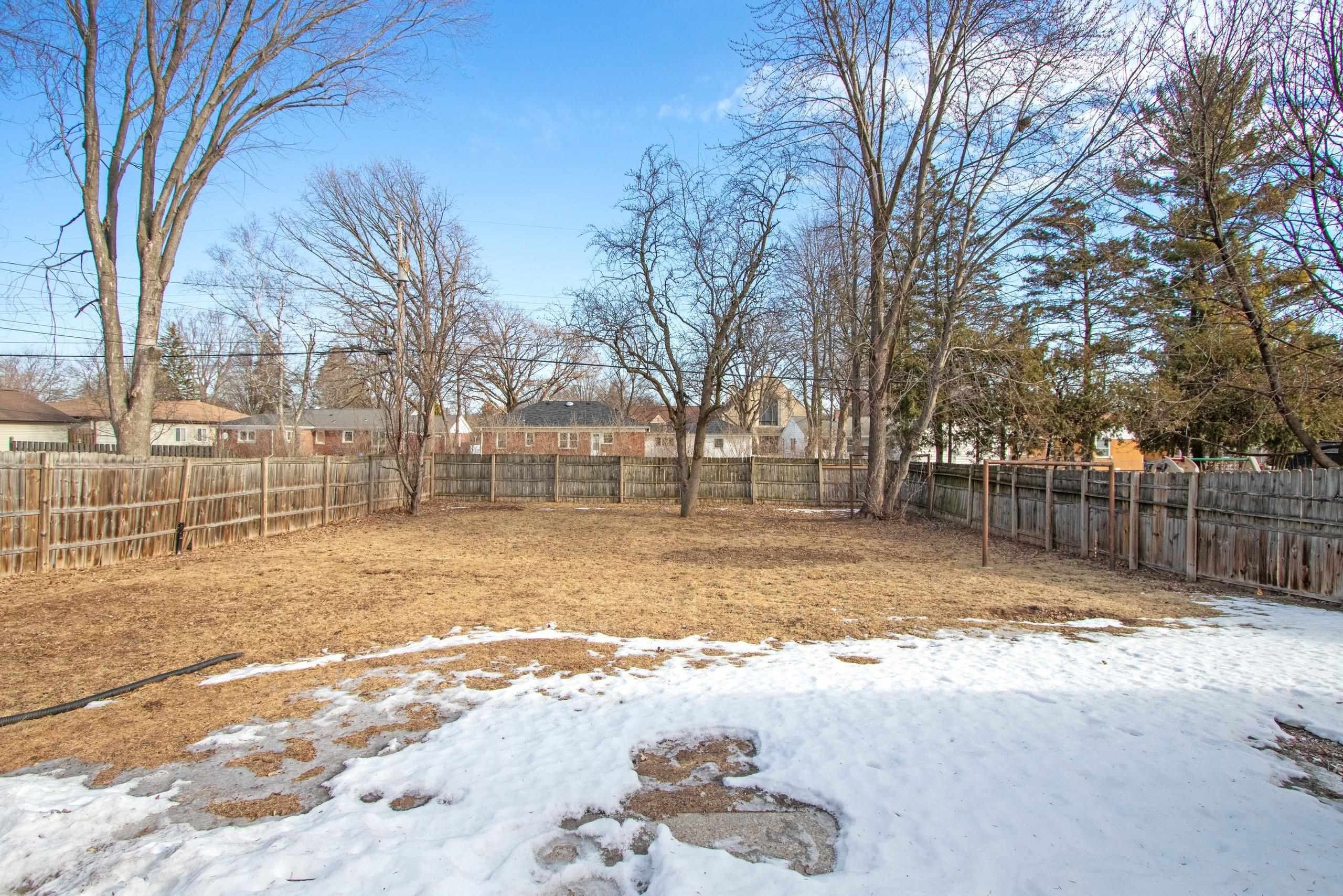 Green Bay, Wisconsin 54303, United States, 3 Bedrooms Bedrooms, ,1 BathroomBathrooms,Residential,Active,81979