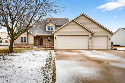 Photo of 1868 MARTINGALE Lane, NEENAH, WI 54956 (MLS # 50321441)