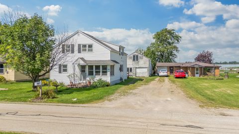 Photo of 5652 W REIGHMOOR Road, OMRO, WI 54963 (MLS # 50313907)