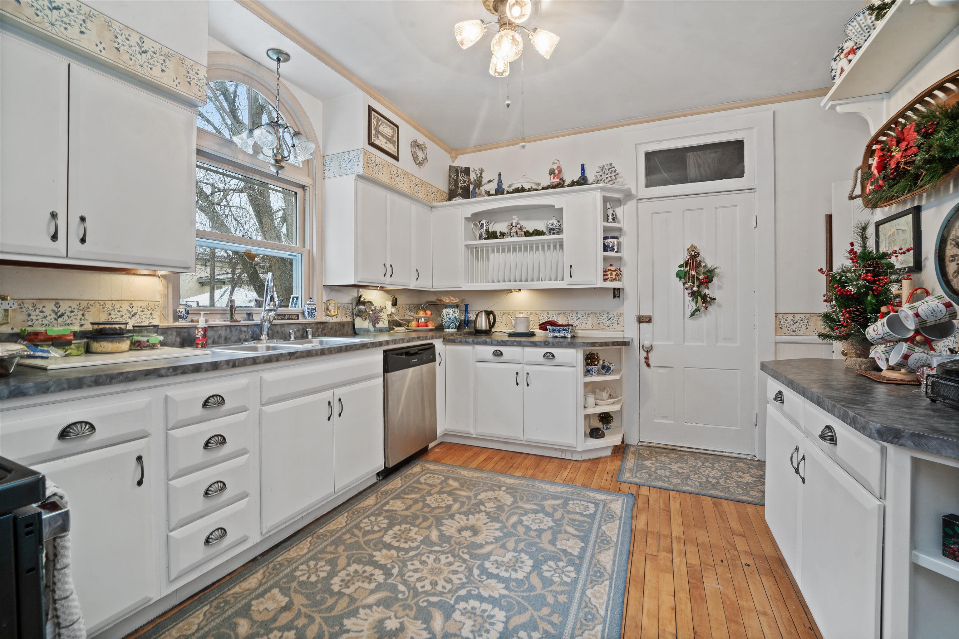 121 WATERTOWN Street