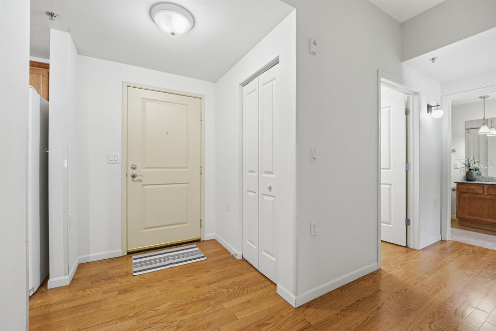 Photo of 400 N RICHMOND Street #113, APPLETON, WI 54911 (MLS # 50319042)