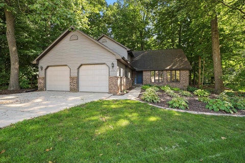 Photo of 3155 OPEN GATE Trail, GREEN BAY, WI 54313 (MLS # 50332658)