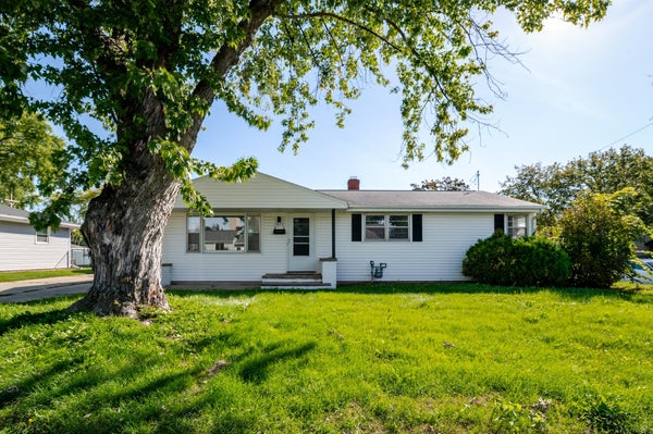 1073 SUBURBAN DR, DE PERE, WI 54115 - Image a3b601acd55e1541d8c8b5cdc36e14fa/3763982003