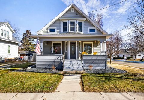 201 5TH Street NEENAH WI 54956