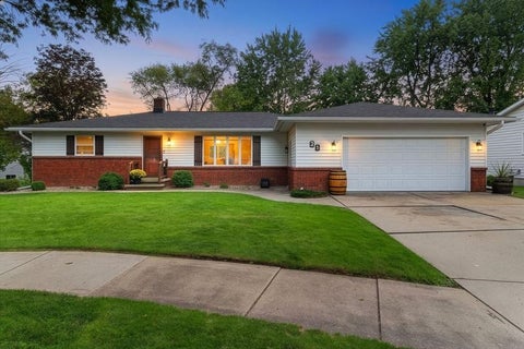 Photo of 25 ST CHARLES Place, LITTLE CHUTE, WI 54140 (MLS # 50332851)