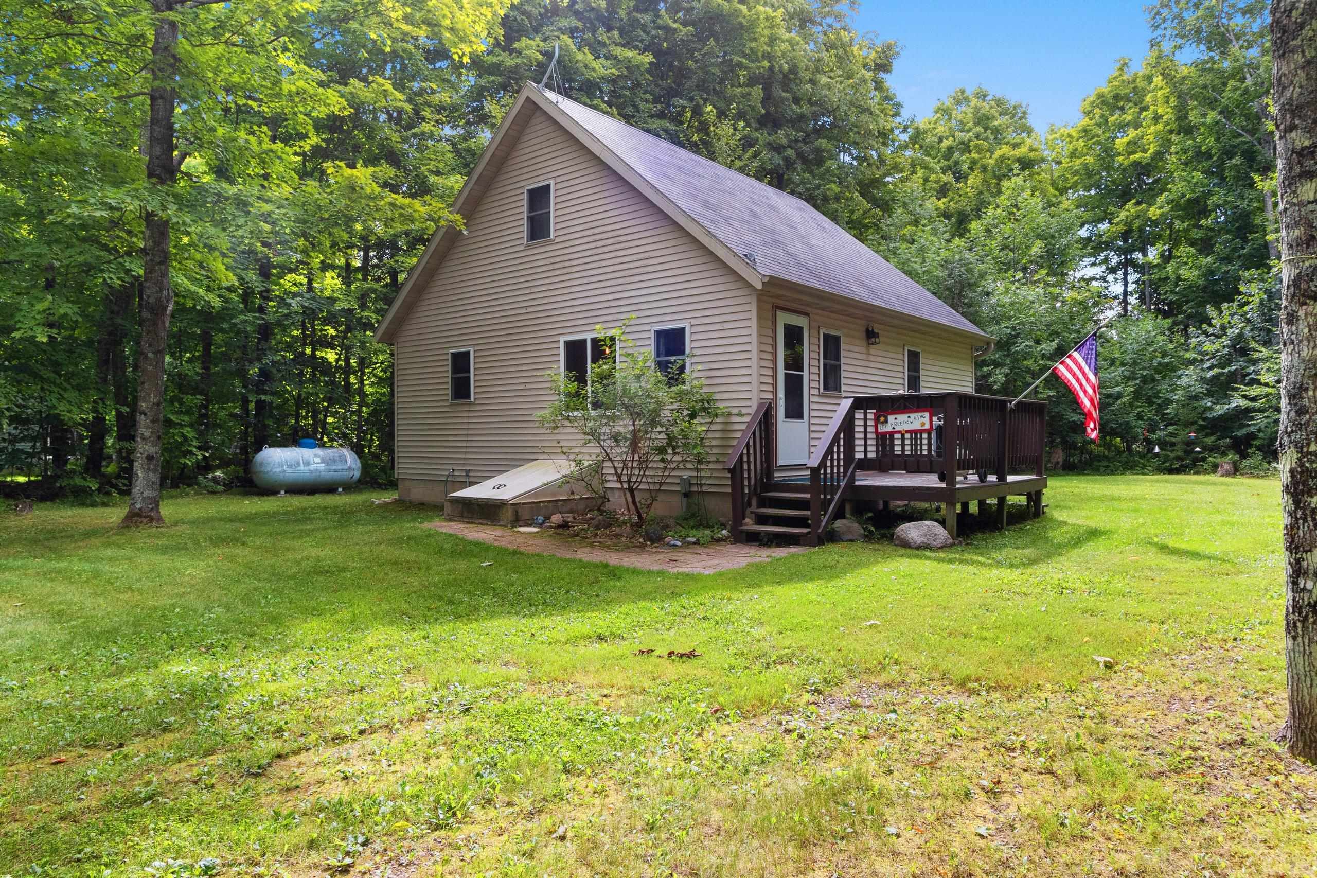 Photo 1 of 47 — 17551 E EAGLE Lane, TOWNSEND, WI 54175