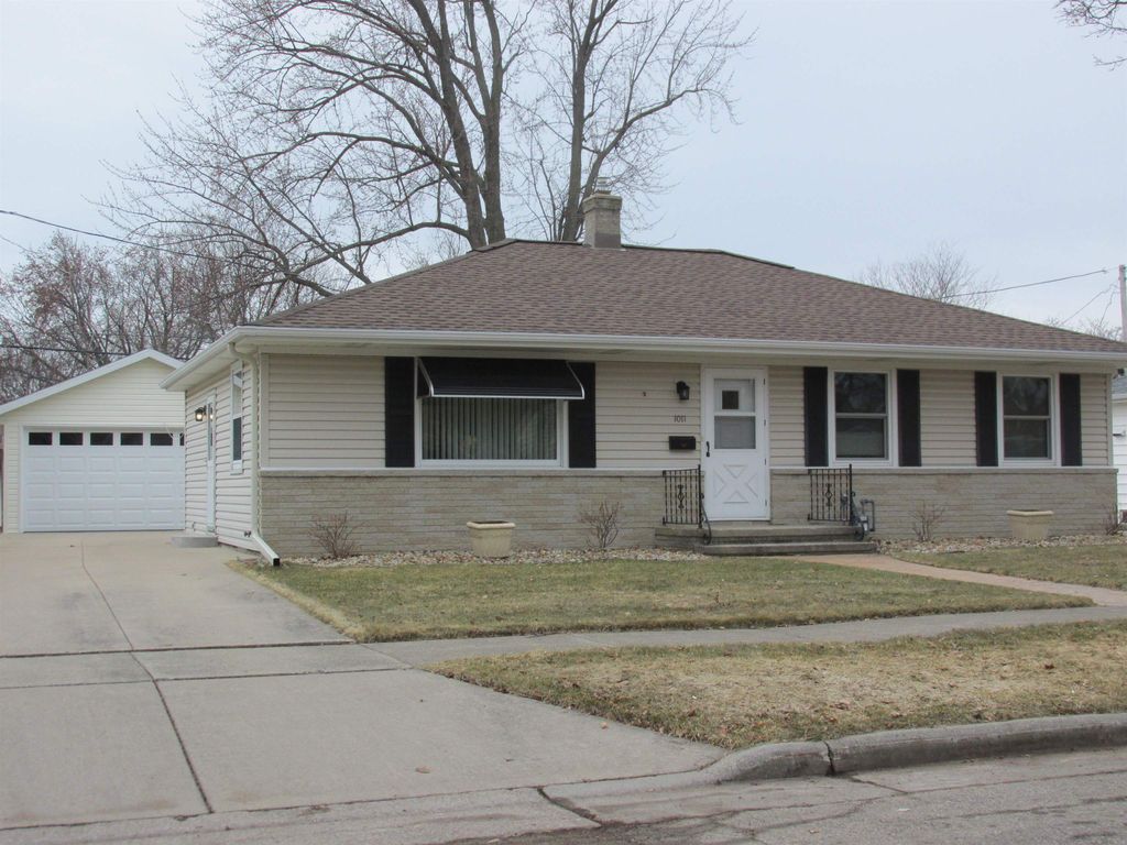 Photo of 1011 E LINDBERGH Street, APPLETON, WI 54911 (MLS # 50322096)