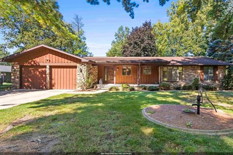 Photo of 2466 PARKWOOD Drive, GREEN BAY, WI 54304 (MLS # 50316046)