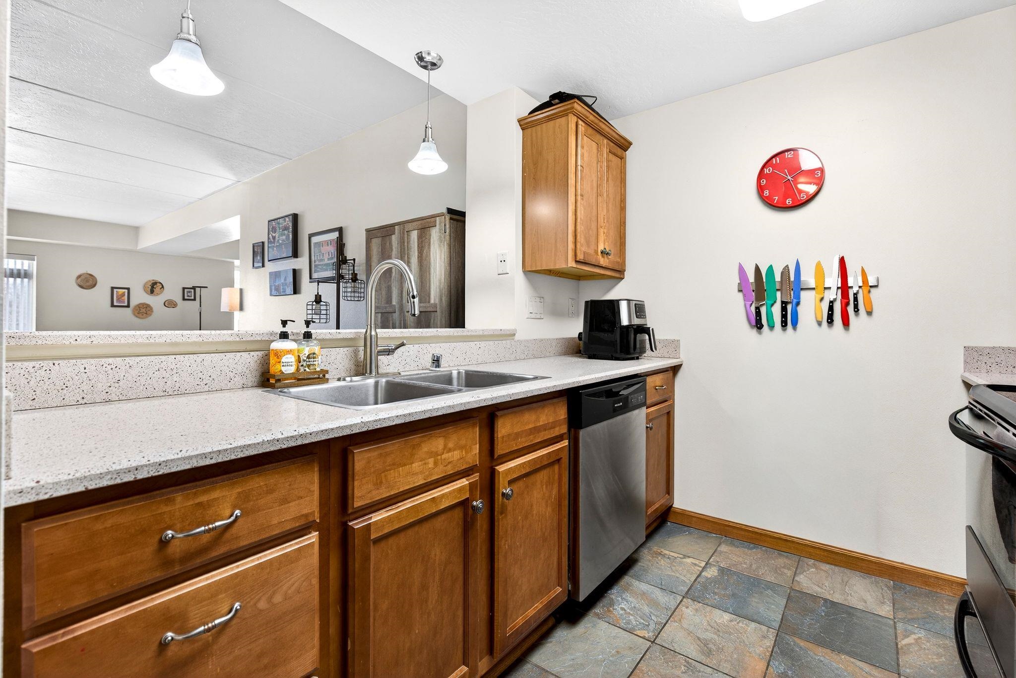 400 N RICHMOND Street 328