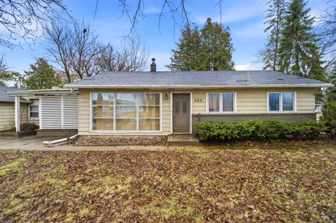 Photo of 350 S GREEN BAY Road, NEENAH, WI 54956 (MLS # 50323159)