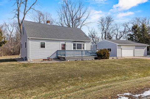 Photo of W5684 FIRELANE 12 Rd, MENASHA, WI 54952 (MLS # 50321697)