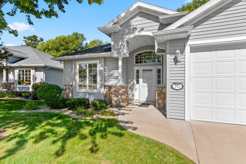 Photo of 112 REGENT Place, NEENAH, WI 54956 (MLS # 50332909)
