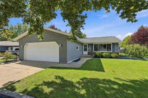 Photo of 1621 N BLOSSOM Drive, APPLETON, WI 54914 (MLS # 50332862)