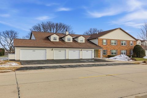 Photo of 2324 WISCONSIN Street, OSHKOSH, WI 54901 (MLS # 50319956)