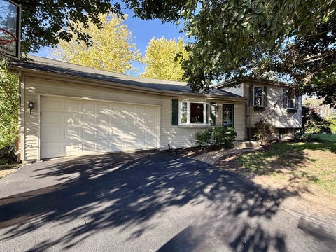 Photo of 3850 HARVEST Court, OSHKOSH, WI 54901 (MLS # 50332664)