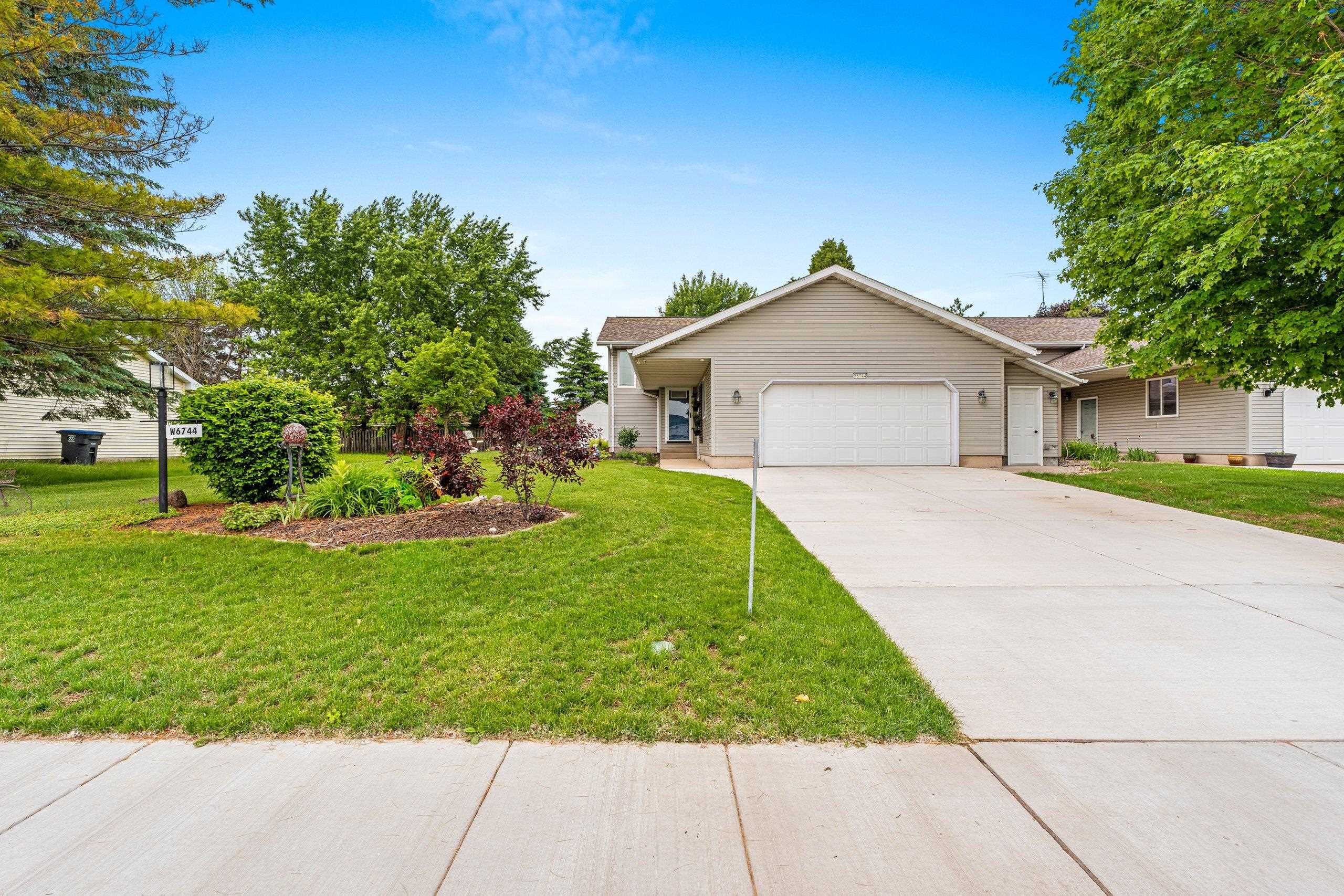 Greenville, Wisconsin 54942, United States, 4 Bedrooms Bedrooms, ,2 BathroomsBathrooms,Residential,Active,149971