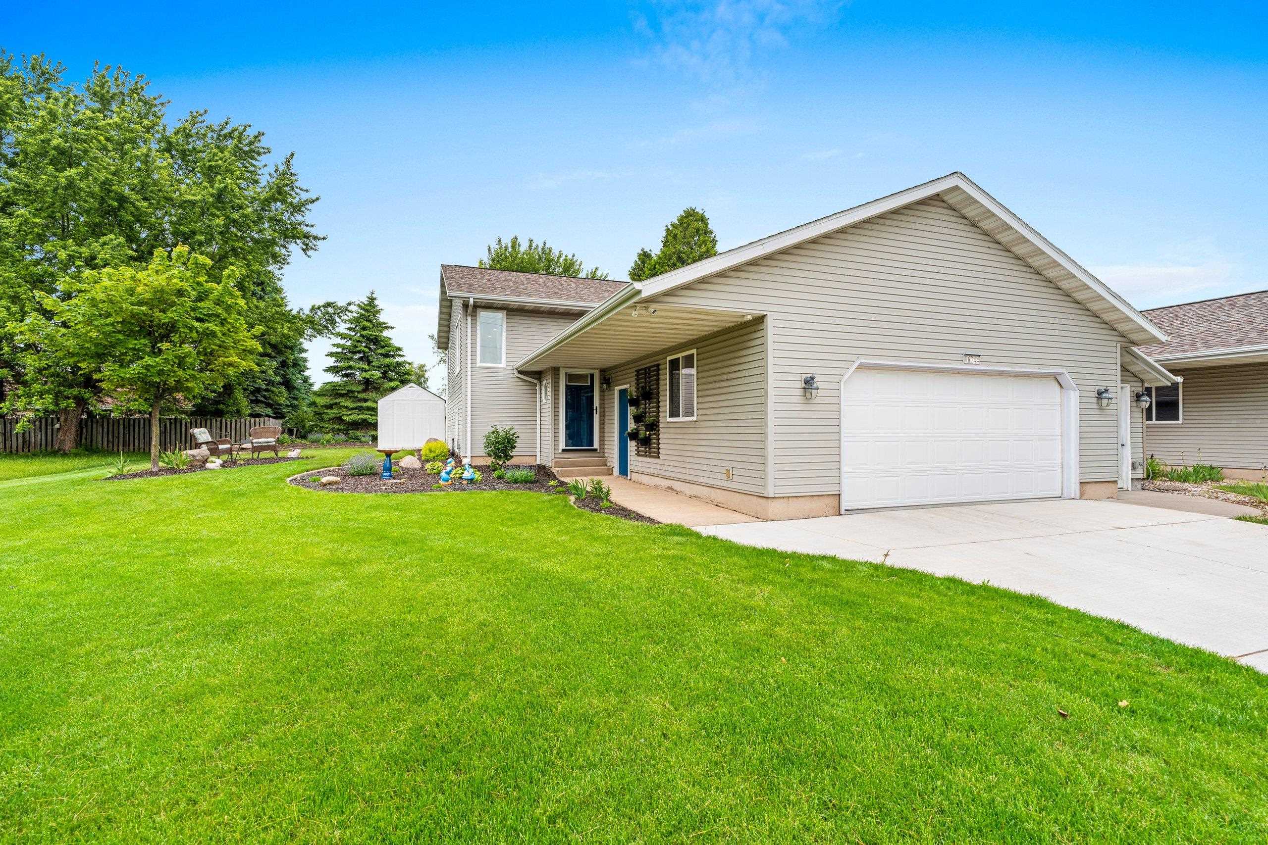 Greenville, Wisconsin 54942, United States, 4 Bedrooms Bedrooms, ,2 BathroomsBathrooms,Residential,Active,149971 Greenville, Wisconsin 54942, United States, 4 Bedrooms Bedrooms, ,2 BathroomsBathrooms,Residential,Active,149971