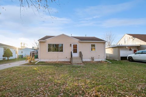 Photo of 1045 GROGNET Street, GREEN BAY, WI 54302 (MLS # 50318391)