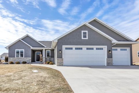 Photo of 5593 N AMETHYST Drive, APPLETON, WI 54913 (MLS # 50321828)