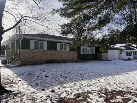 Photo of 517 NORTH Street, WAUPACA, WI 54981 (MLS # 50320221)