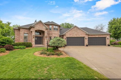 Photo of N7897 EDGEWATER Court, SHERWOOD, WI 54169 (MLS # 50313294)