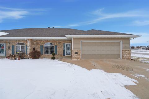 Photo of N194 EASTOWNE Lane, APPLETON, WI 54915 (MLS # 50320355)