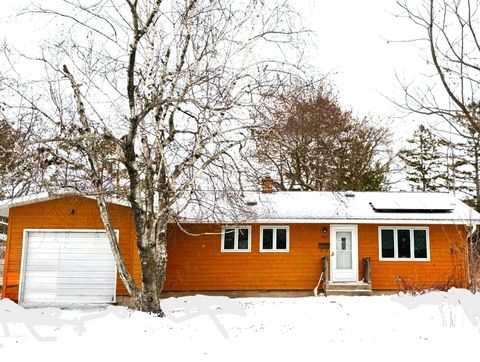 Photo of 269 TAFT Street, FOND DU LAC, WI 54935 (MLS # 50319514)