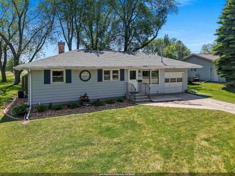 Photo of 947 REDLEY Court, GREEN BAY, WI 54304 (MLS # 50327284)