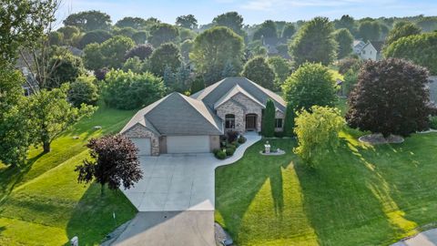 Photo of N8387 ROYCE Court, MENASHA, WI 54952 (MLS # 50310590)