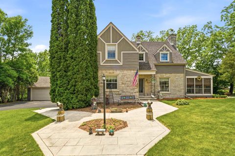 Photo of 417 WOLF RIVER Drive, FREMONT, WI 54940 (MLS # 50326969)