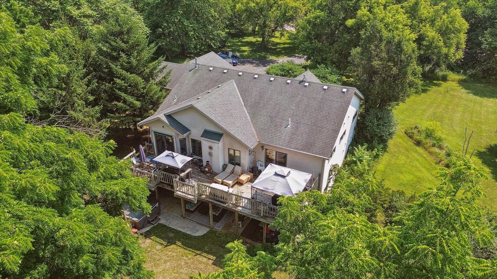 Lake Geneva, Wisconsin 53147, United States, 4 Bedrooms Bedrooms, ,3 BathroomsBathrooms,Residential,Active,155625