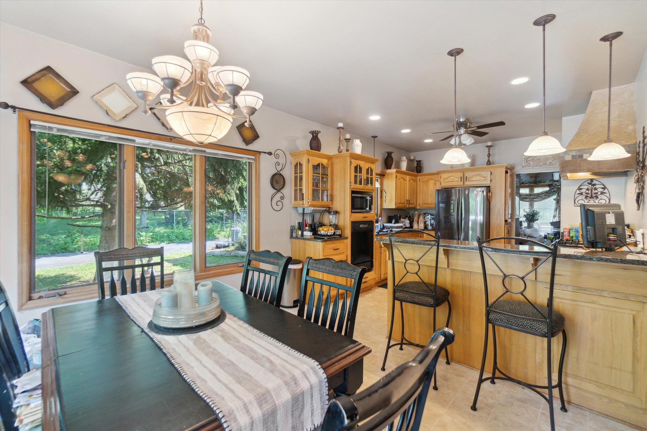 Lake Geneva, Wisconsin 53147, United States, 4 Bedrooms Bedrooms, ,3 BathroomsBathrooms,Residential,Active,155625