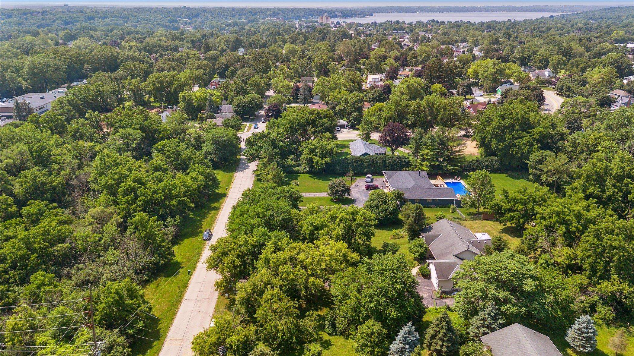 Lake Geneva, Wisconsin 53147, United States, 4 Bedrooms Bedrooms, ,3 BathroomsBathrooms,Residential,Active,155625
