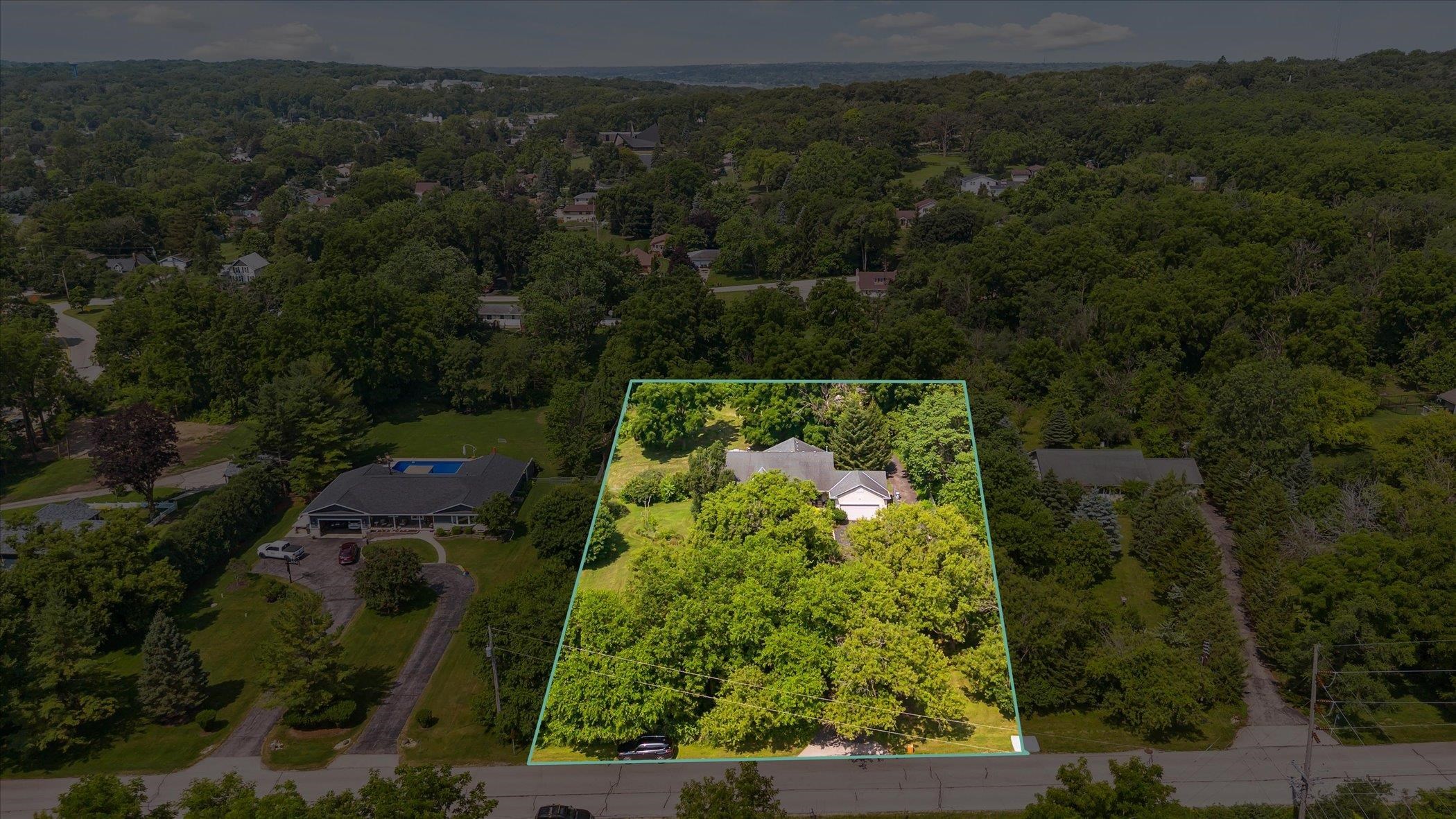 Lake Geneva, Wisconsin 53147, United States, 4 Bedrooms Bedrooms, ,3 BathroomsBathrooms,Residential,Active,155625