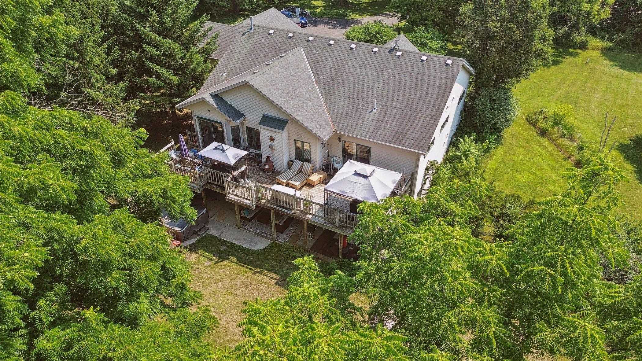 Lake Geneva, Wisconsin 53147, United States, 4 Bedrooms Bedrooms, ,3 BathroomsBathrooms,Residential,Active,155625